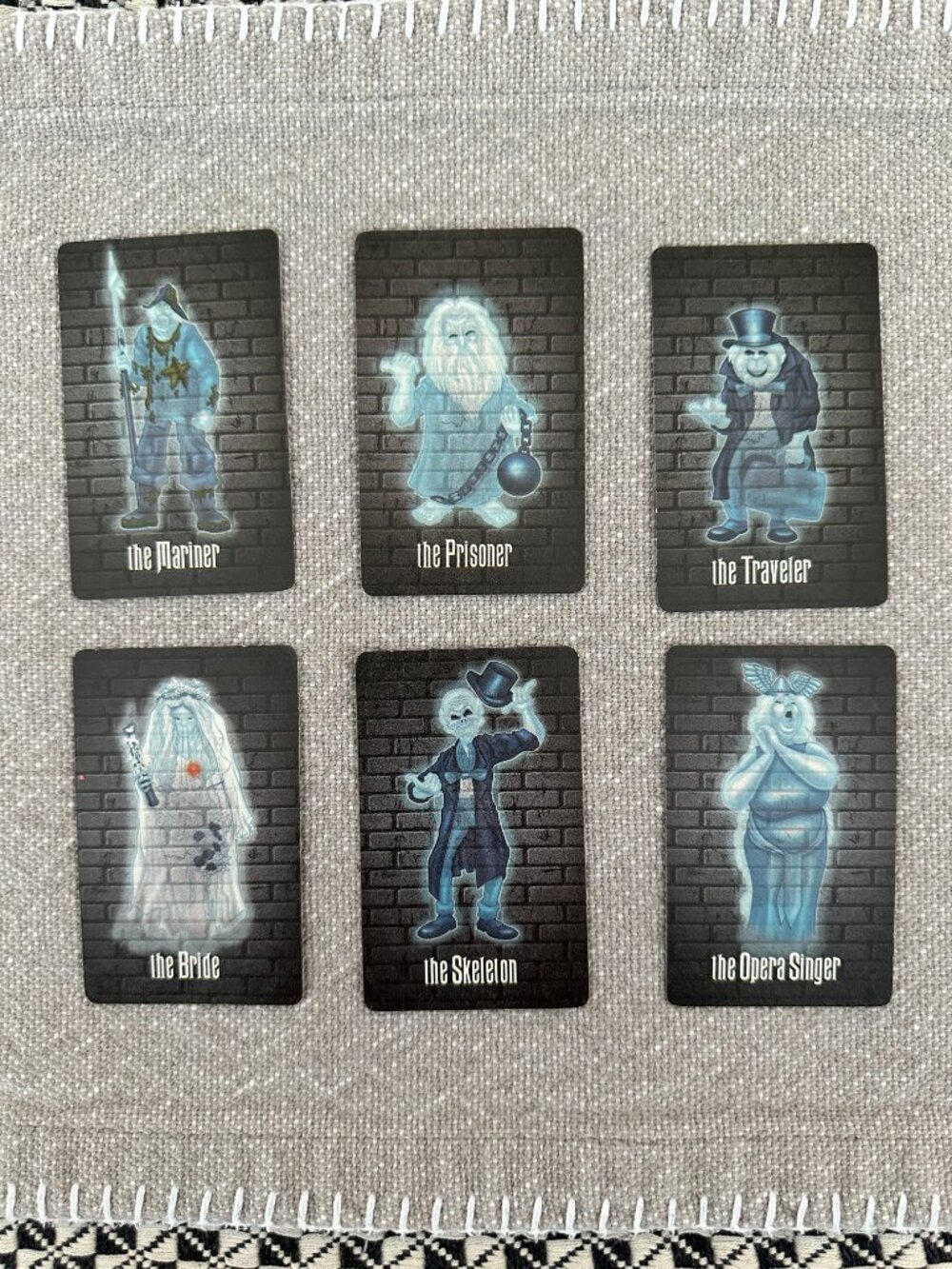 Rare Hasbro Disney Haunted Mansion Clue Board Game Theme Park Ed. (Tin) 2002 - Picture 15 of 16